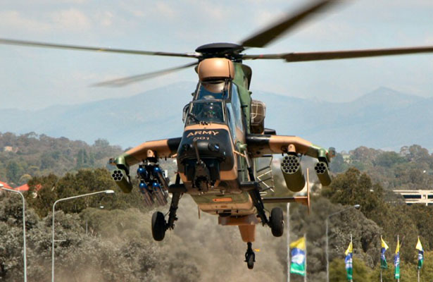 Le casque HMSD TopOwl relie directement le pilote à l'armement et aux systèmes de navigation du Tigre ARH.