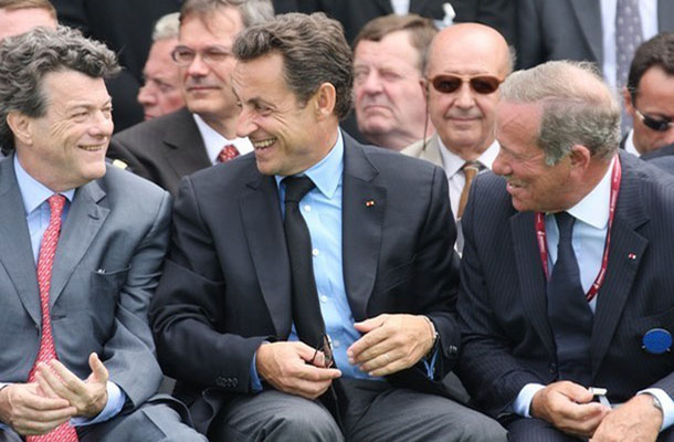 Seul l'Etat peut vendre des armes. Charles Edelstenne au salon du Bourget avec Nicolas Sarkzoy et Jean Louis Borloo.