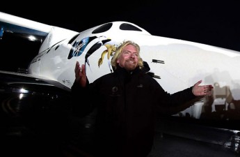 Richard Bronson dévoile le SpaceShipTwo Richard Bronson dévoile le SpaceShipTwo
