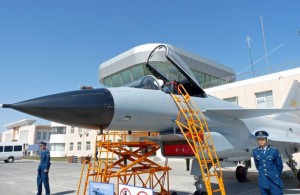 Le chasseur chinois J-10 sur la base aérienne de Yangcun.