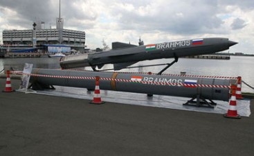 Le missile BrahMos testé en Inde Le missile BrahMos testé en Inde