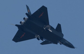 Premier vol du chasseur chinois J-20 Premier vol du chasseur chinois J-20