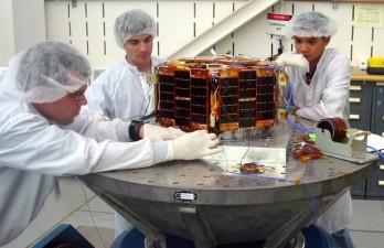 L'US Air Force développe son réseau de microsatellites L'US Air Force développe son réseau de microsatellites