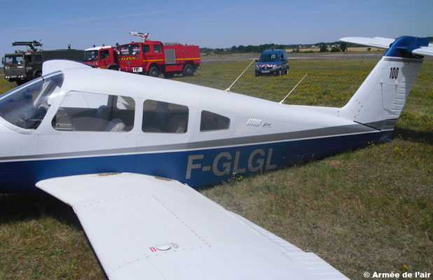 PA-28 au sol près de Tours