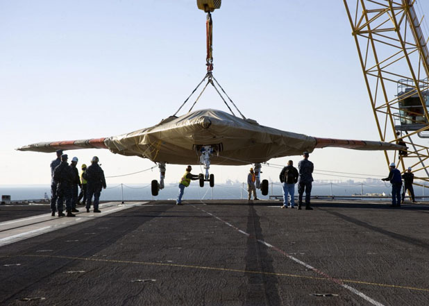 X-47B sur le porte-avions Truman quelques jours avant le catapultage de Paxent River..